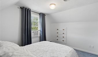 6 Lakewood Dr, Narragansett, RI 02882