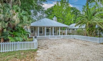 258 Prado St, Apalachicola, FL 32320