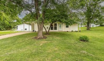 250 Sunset Dr, Ballwin, MO 63011