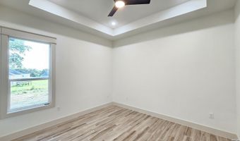 105 PIONEER Trl, Adkins, TX 78101