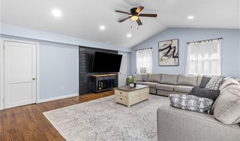 7 Jill Ct, East Providence, RI 02915