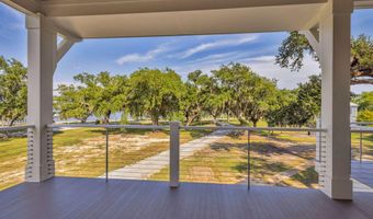 642 N Beach Blvd, Bay St. Louis, MS 39520