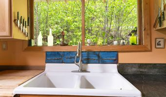 442 Brookline Rd, Athens, VT 05345