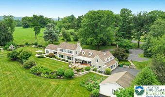 2458 Riverbend Rd, Allentown, PA 18103