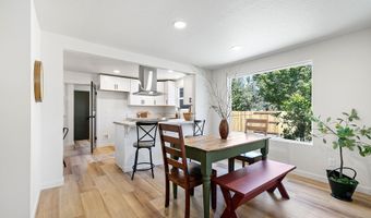 1938 7TH St, Springfield, OR 97477
