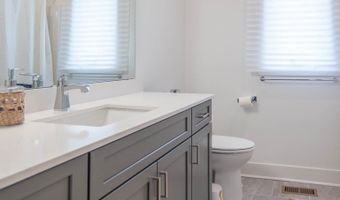 921 Justine Cir E, Indianapolis, IN 46234