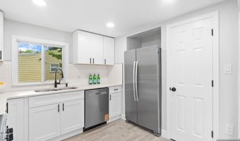 36 Deerfield St, Bergenfield, NJ 07621