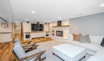 305 NE 54th St, Ankeny, IA 50021