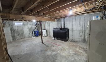 172 5th St, Bangor, ME 04401