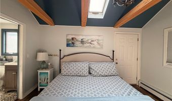 38 Hilltop Ave Cottage, Middletown, RI 02842