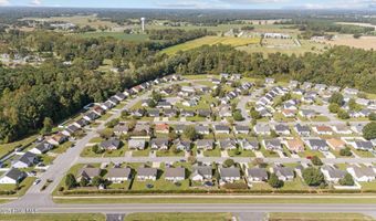 3786 Dover Dr, Ayden, NC 28513