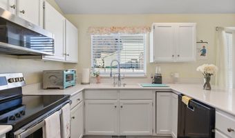 9976 N OAK Rd W, Cedar Hills, UT 84062