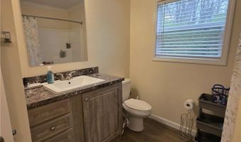 64 Horseshoe Rd, Autryville, NC 28318