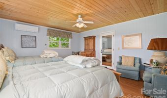 479 Old Dummy Line Rd, Balsam, NC 28707