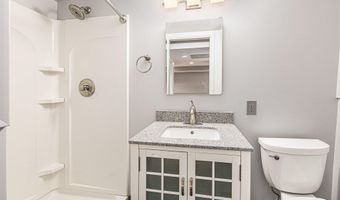 2222 Delaware Dr, Ann Arbor, MI 48103