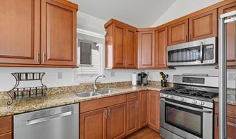 273 7TH St, Avalon, NJ 08202