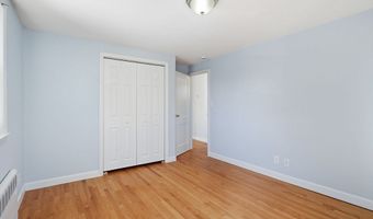 18-20 Genetti Cir, Bedford, MA 01730