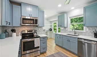 184 Cold Creek Dr, Alpharetta, GA 30009