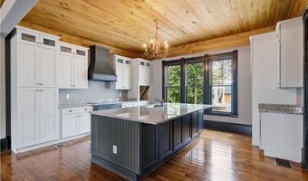 108 King St, Adairsville, GA 30103
