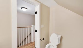 24 Bennington Ct, Burlington, VT 05408