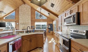 828 SHADY GROVE Ln, Adkins, TX 78101