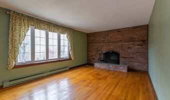 853 S West St, Agawam, MA 01030