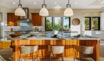 1335 Wikiup Dr, Santa Rosa, CA 95403