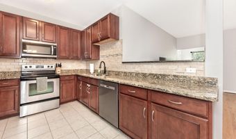 241 W Oakbrook Dr, Ann Arbor, MI 48103