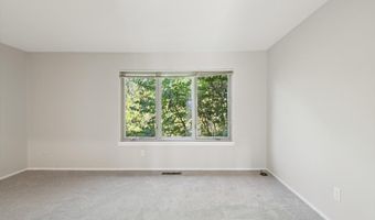 747 Peninsula Ct, Ann Arbor, MI 48105