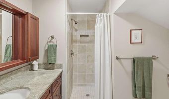 6 Howe Ave 8, Newport, RI 02840