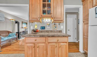 23 Fleetwood Dr, Danbury, CT 06810