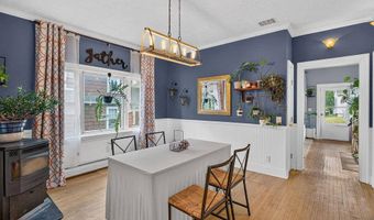 48 6th St, Bangor, ME 04401
