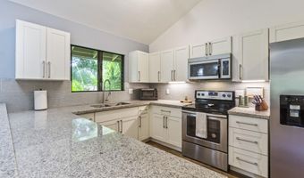 15 KULANIHAKOI St 12E, Kihei, HI 96753