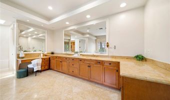 15850 Seville Ln, Encino, CA 91436