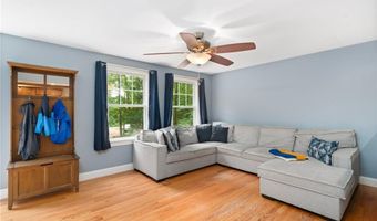 219 Fenner Hill Rd, Hopkinton, RI 02832