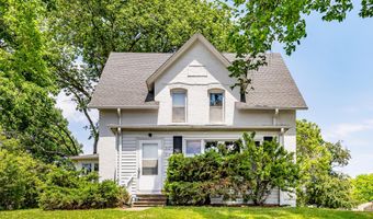 317 20th St 319, Ames, IA 50010