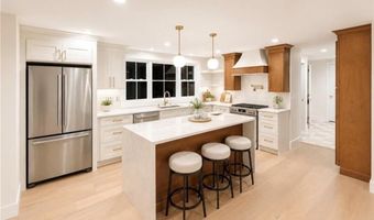 61 Applegate Rd, Cranston, RI 02920