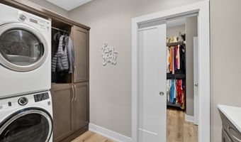 1053 Aaron Ct, Adel, IA 50003