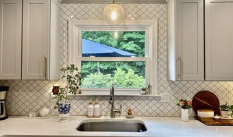 32 Whippoorwill Rd, Bethel, CT 06801
