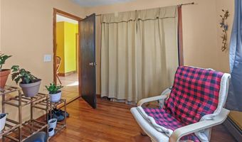 66 Earl Ave, East Providence, RI 02915