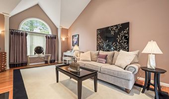 136 Thistle Pond Dr 136, Bloomfield, CT 06002
