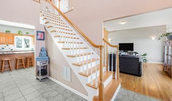 35 Rosenbrook Dr, Bayonne, NJ 07035