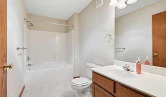 6240 157th St W, Apple Valley, MN 55124