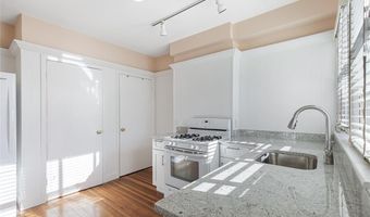 118 Ocean Ave, Cranston, RI 02905