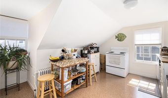 27 Franklin St, Newport, RI 02840