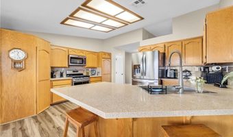 13931 Falling Leaf Rd, Apple Valley, CA 92307