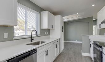 911 York # 82 St 82, Aumsville, OR 97325