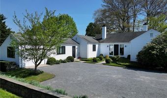 18 Ledge Rd, Newport, RI 02840