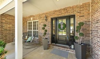 573 Castle Ridge Dr, Ballwin, MO 63021