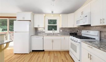 40 ROCKCREST Dr, Cranston, RI 02920